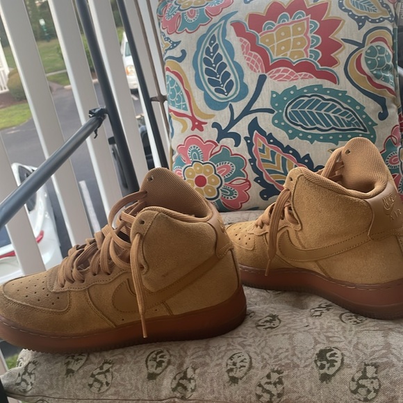 Nike Air Force One - Picture 4 of 7